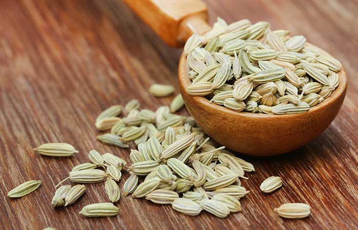 Fennel seeds to get rid of abdominal bloating