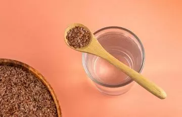 Flax seeds and water to cleanse the colon