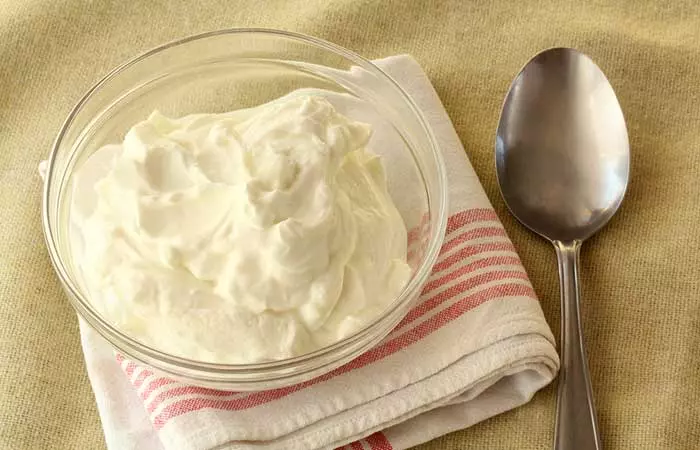 Full-fat yogurt is a metabolism boosting food