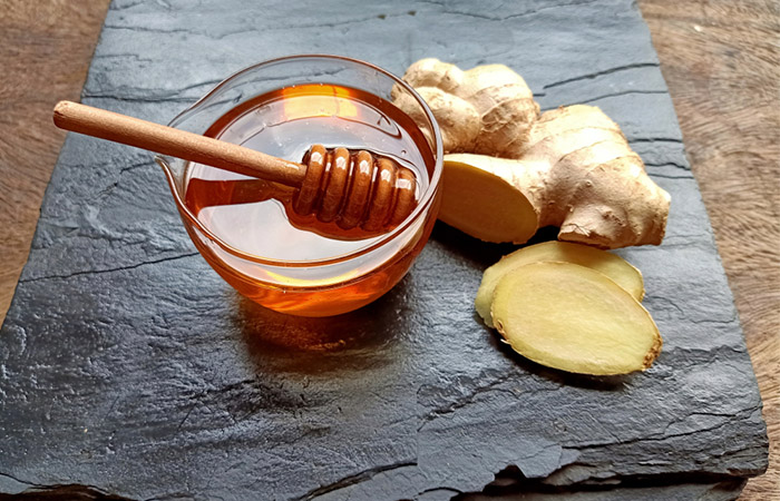 Ginger with honey to treat food poisoning