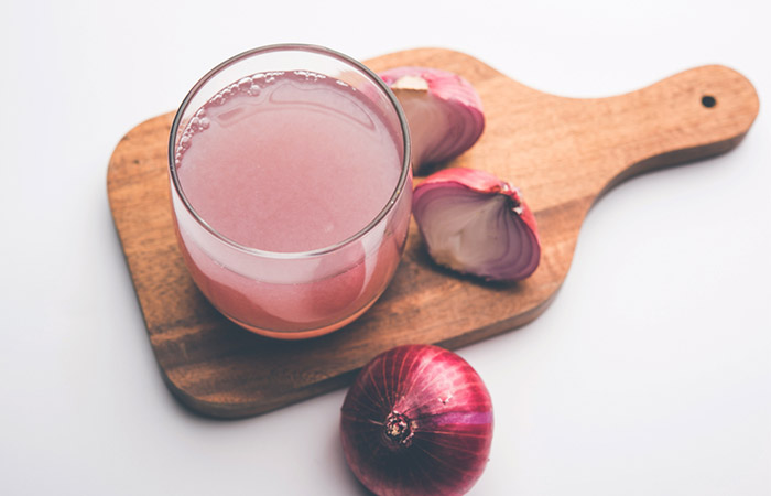 Onion juice to stop hair breakage