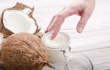 Coconut oil to soothe peeling fingertips