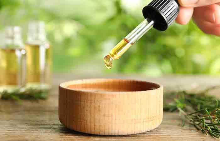 Tea tree oil as one of the remedies for itchy eyes