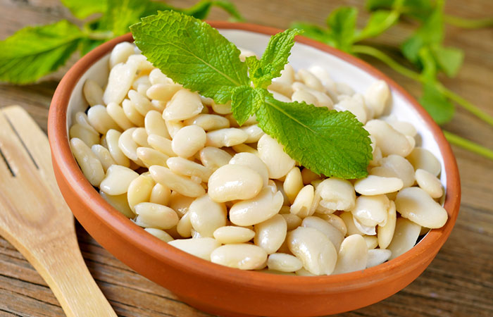 A bowl of boiled navy beans