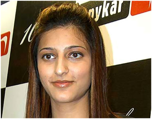 Shruti Hassan without makeup in a media event