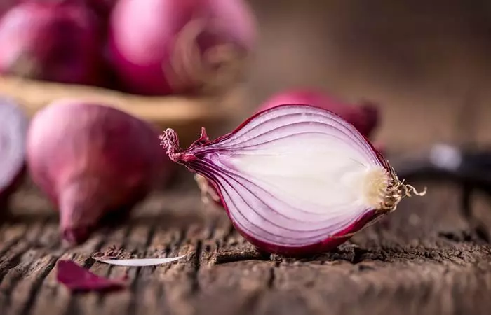 Onion juice to stop vomiting