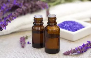 Lavender oil to get rid of blood blisters