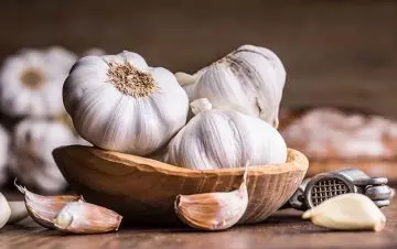 Garlic to get rid of cough without medicine