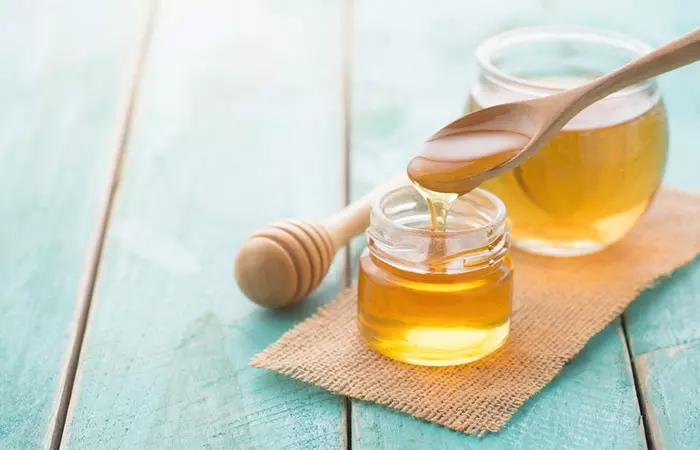Honey and baking soda for bad breath