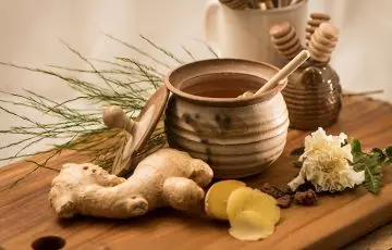 Ginger, peppermint, and honey to get rid of cough without medicine
