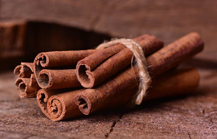 Cinnamon to stop vomiting