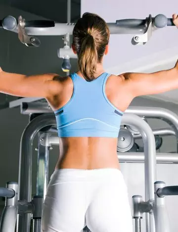 Negative pull-up exercise for women