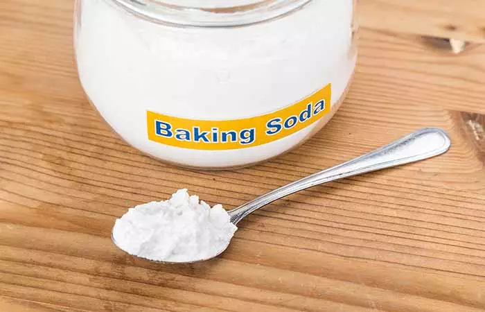 Baking soda to get a splinter out naturally