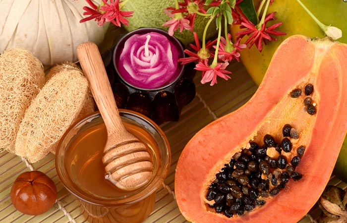 Papaya and honey pack for winter skin care