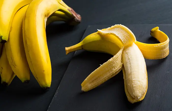 Ripe banana peel as home remedy for warts