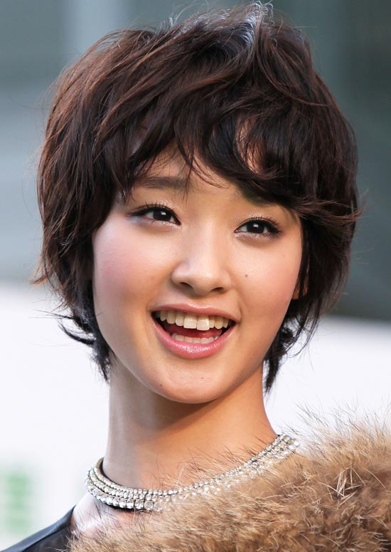 Super-short stacked bob hairstyle for Asian girls