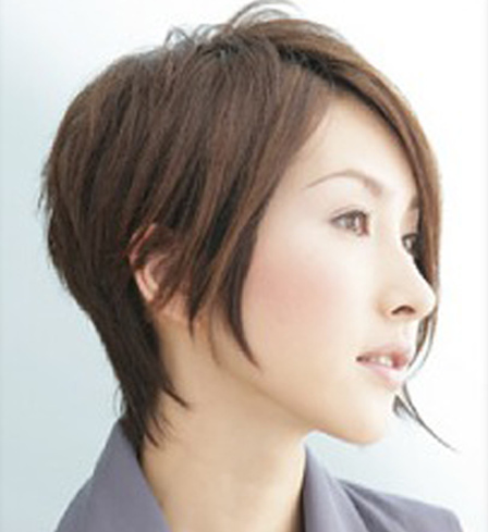 Japanese platinum ice short bob hairstyle
