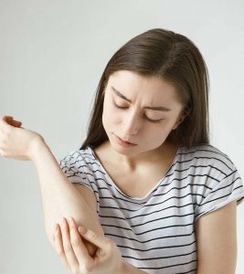 12 Home Remedies For Dark Elbows And ...