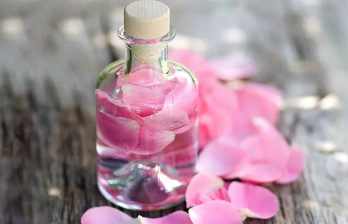 Rose water for reducing body odor