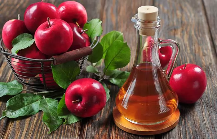 Apple cider vinegar for reducing body odor