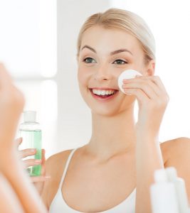 12 Best Homemade Toners For Oily Skin That You Can Try In 2023
