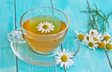 Chamomile tea as home remedy for tonsillitis