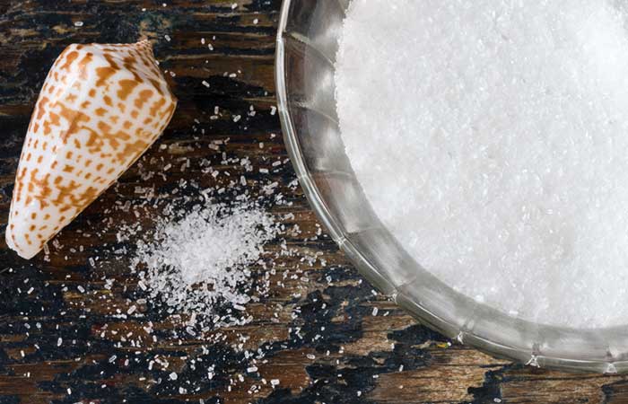 Epsom salt for reducing body odor