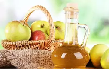 Apple cider vinegar as home remedy for swollen feet