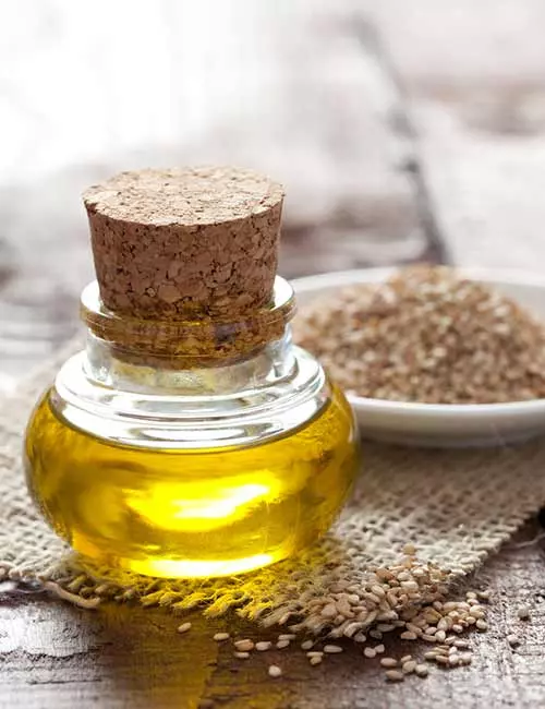 Sesame seed oil for skin itching