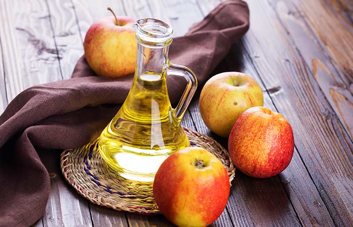 Homemade apple cider vinegar toner for oily skin