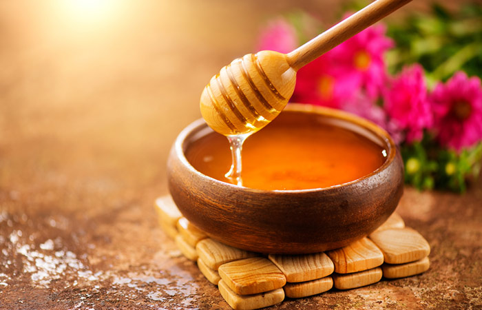 Honey as a home remedy for sensitive skin
