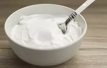 Greek yogurt for prickly heat