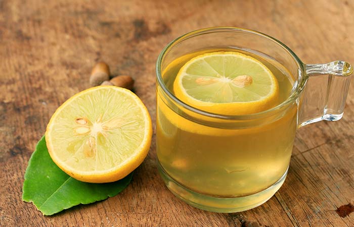 Homemade lemon juice toner for oily skin