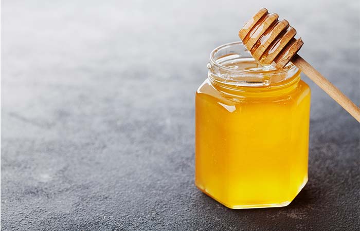 Raw honey for rosacea