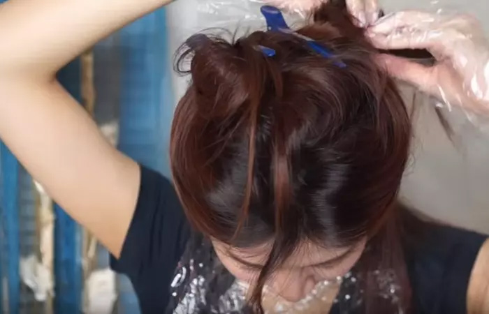 How To Bleach Hair At Home – Step By Step Guide With Pictures