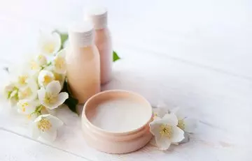 Arabian jasmine benefits for your skin