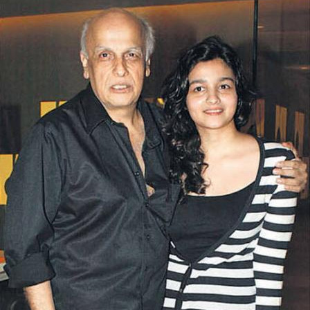 Alia Bhatt without makeup spotted with father Mahesh Bhatt
