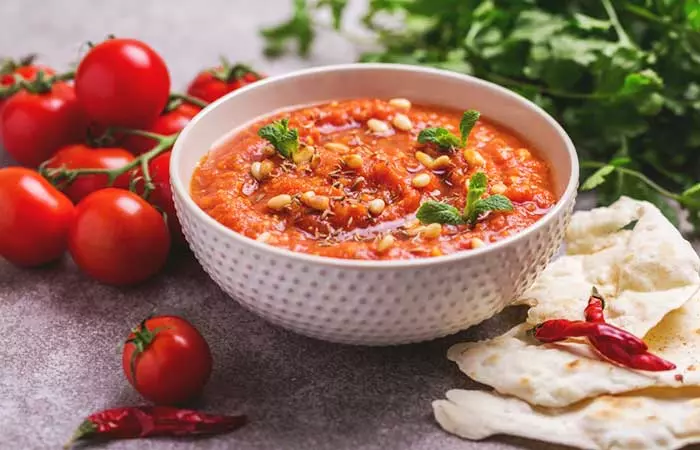 Best Tomato Soup Recipes By Sanjeev Kapoor - Tomato And Roti Soup