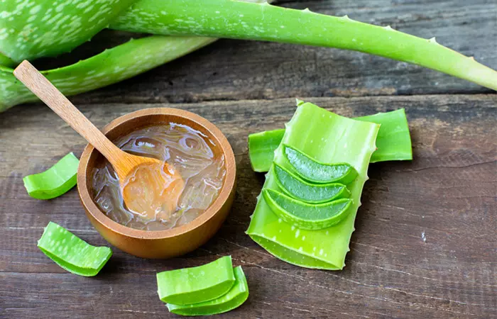 Aloe vera gel as a natural way to get rid of old scars