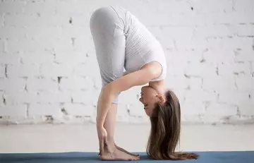 Basic-Yoga-Asanas-That-Will-Relieve-Fibromyalgia5