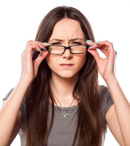 Myopia (Nearsightedness) – Symptoms, Causes, And Treatment + Diet Tips