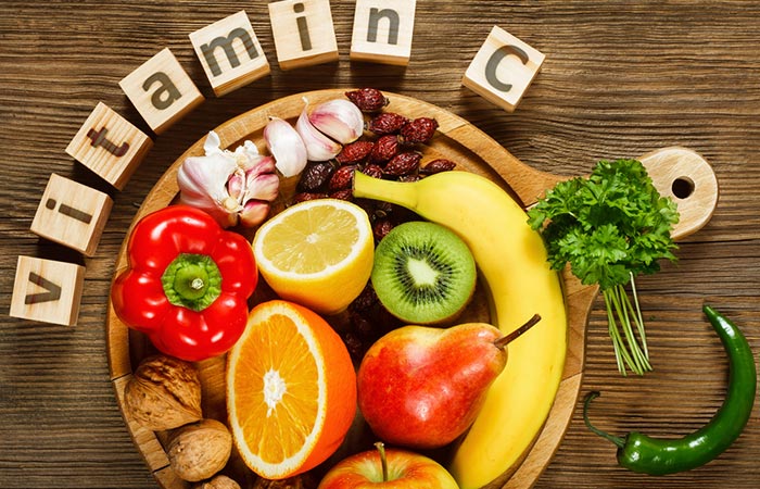 Vitamin C-rich foods are a home remedy for bleeding gums