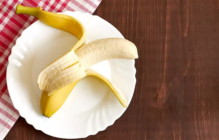 Banana peel to remove skin tags