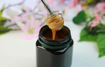 Manuka honey to remove skin tags