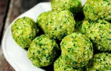 Broccoli balls is among the best oil-free snacks