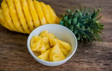 Spicy pineapple is among the best oil-free snacks