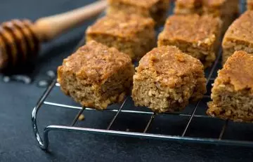 Vegan pumpkin oatmeal squares is among the best oil-free snacks