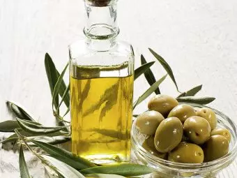 6 Amazing Benefits Of Using Olive Oil For Eyelashes