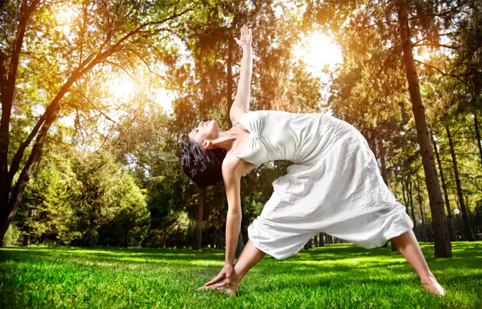 Utthita Trikonasana yoga pose to alleviate anxiety