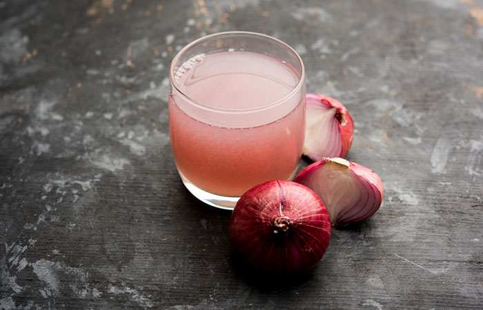 Onion juice is a home remedy for preventing cataracts